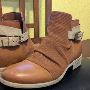 Miz Mooz Petrie Caramel Ankle Boots with Slouchy Design